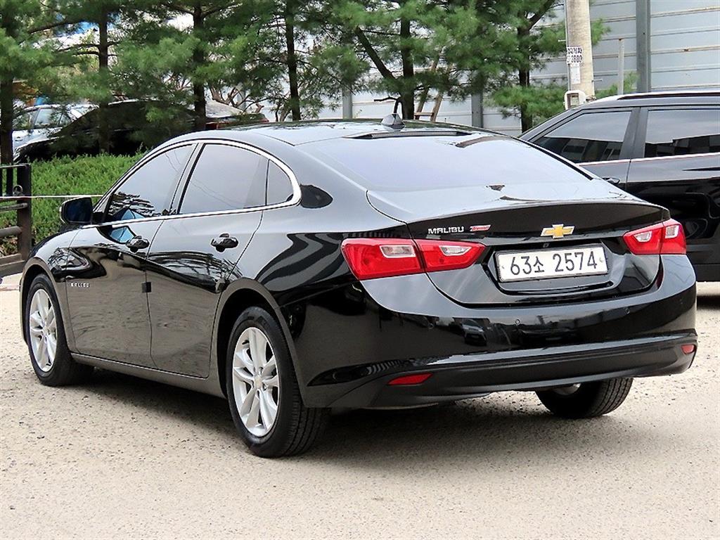 Chevrolet Malibu - Vista 3