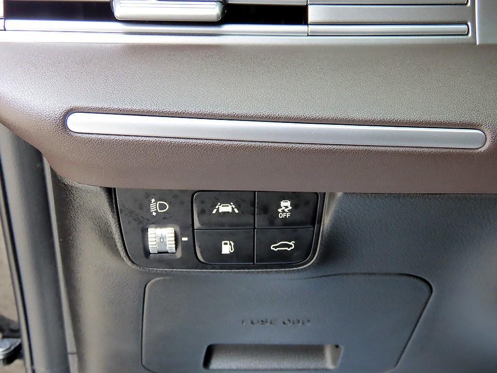 HYUNDAI Grandeur - Vista 12