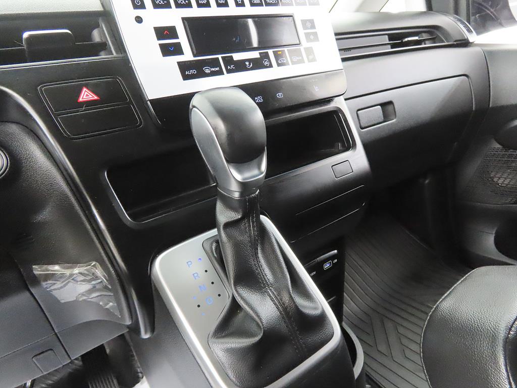 HYUNDAI Staria - Vista 11