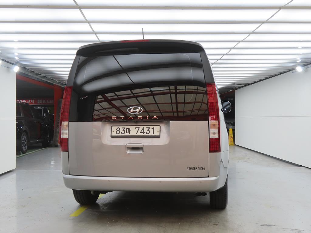 HYUNDAI Staria - Vista 3