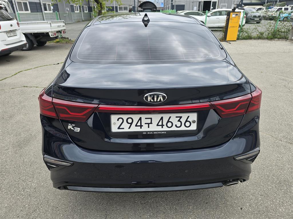 KIA K3 - Vista 5