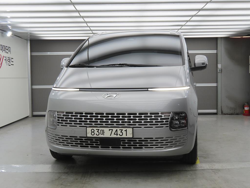 HYUNDAI Staria - Vista 2