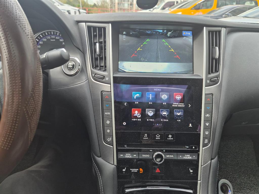 Infiniti Q - Vista 10