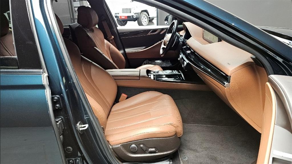 Genesis G80 - Vista 10