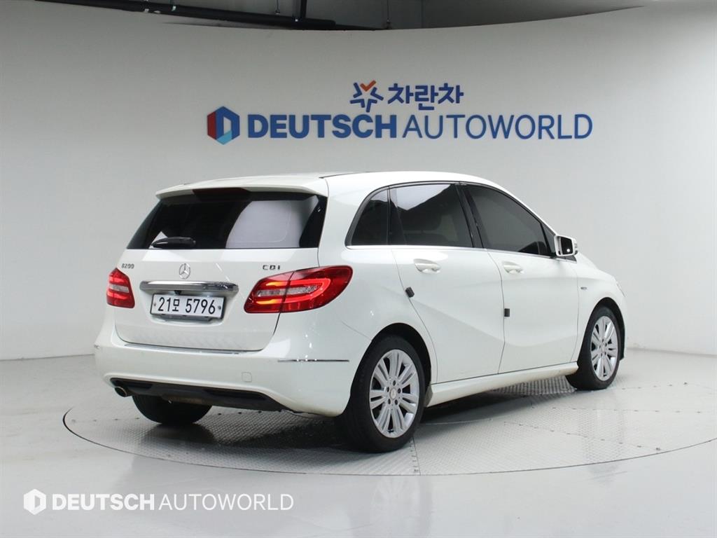 Mercedes Benz B Class (MY B) - Vista 2