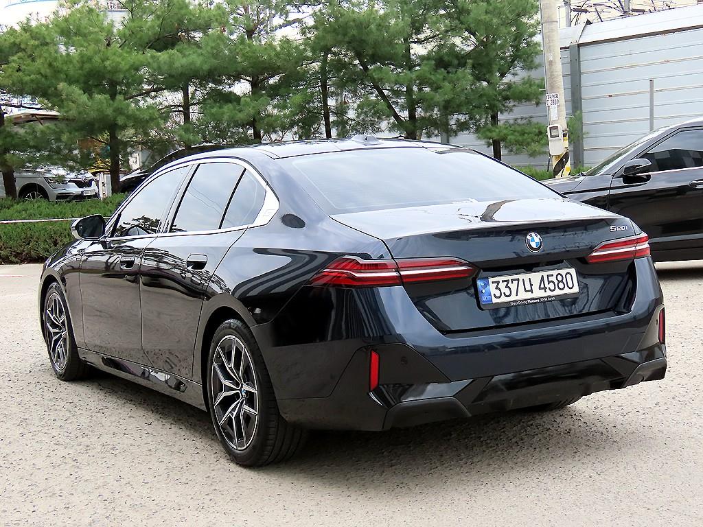 BMW 5 Series - Vista 3