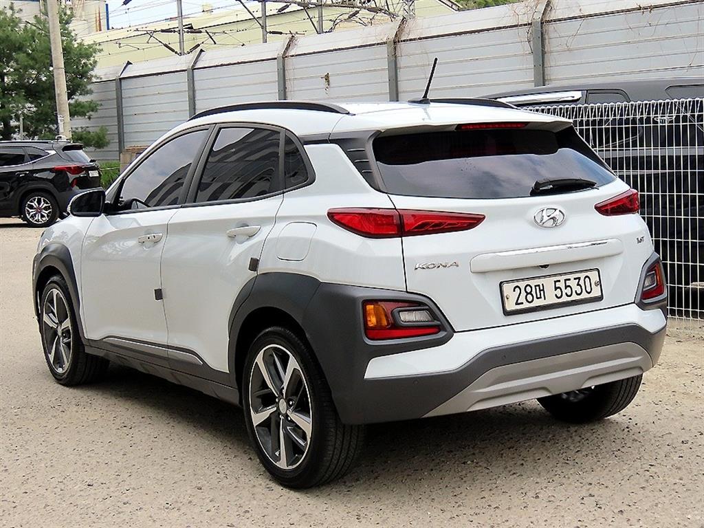 HYUNDAI Kona - Vista 3