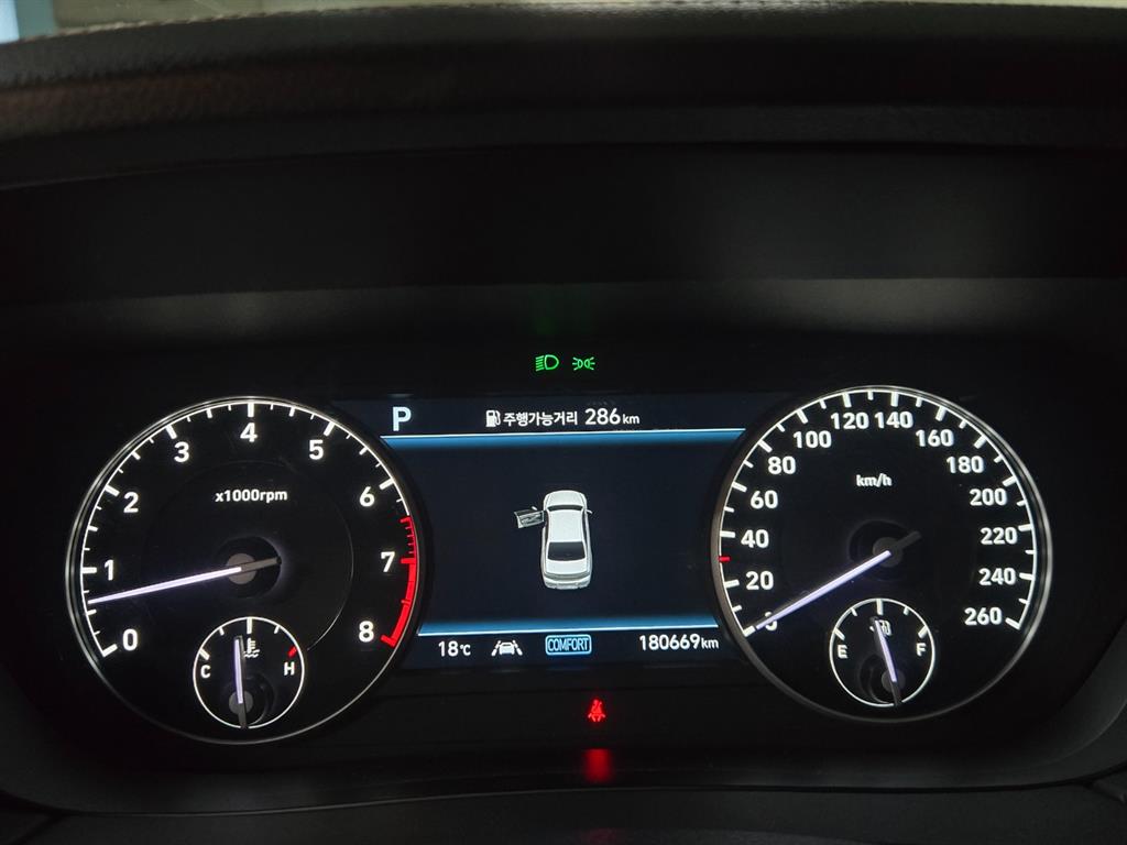 Genesis G90 - Vista 9