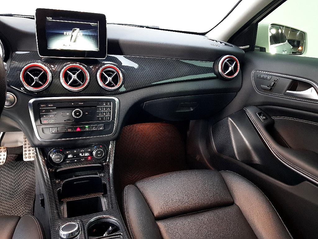 Mercedes Benz GLA Class - Vista 10