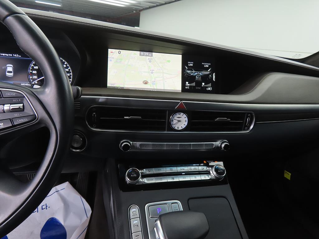 Genesis G90 - Vista 10