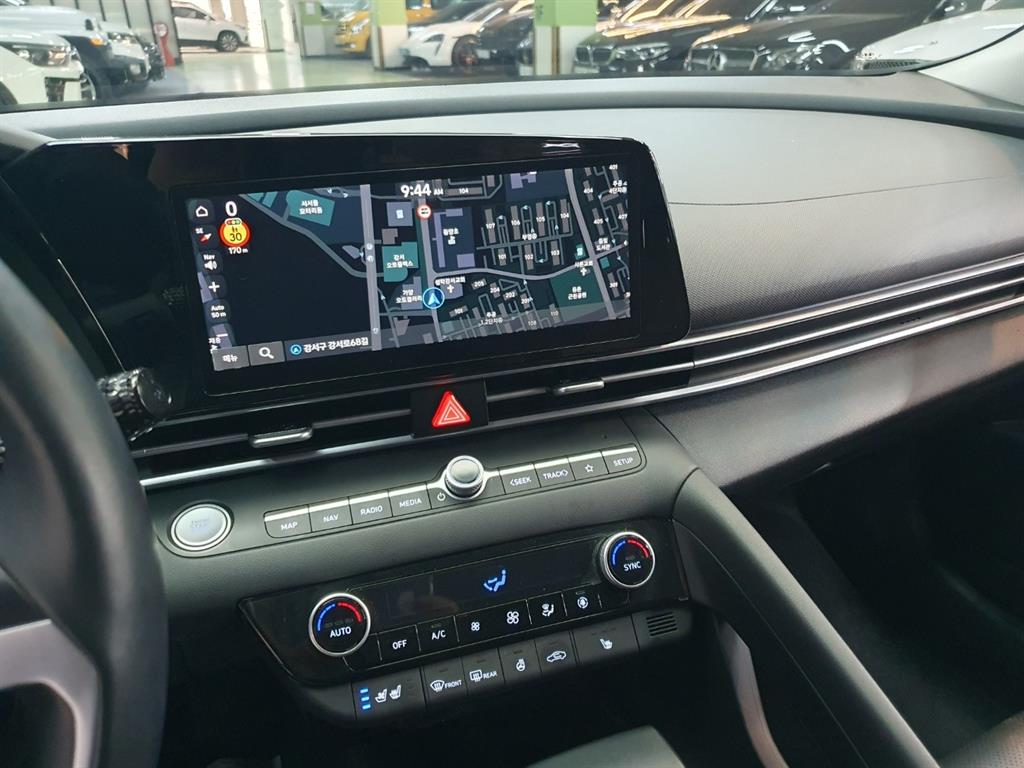 HYUNDAI Avante - Vista 8