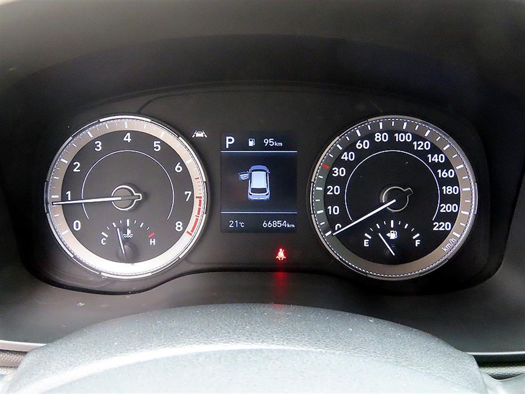 HYUNDAI Venue - Vista 9
