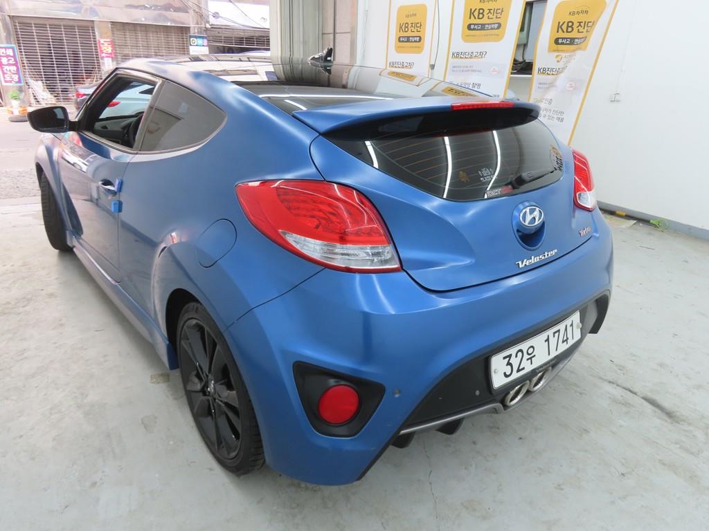 HYUNDAI Veloster - Vista 4