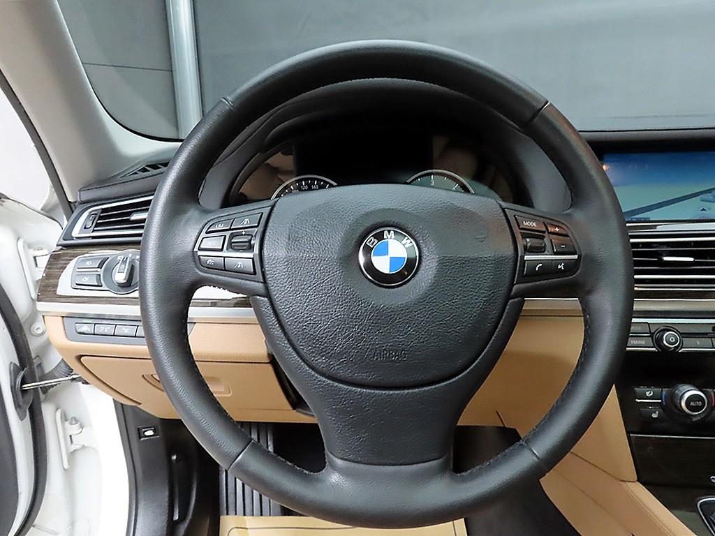 BMW 7 Series - Vista 9