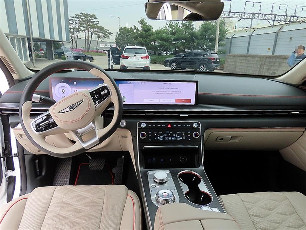 Genesis GV80 - Vista 7