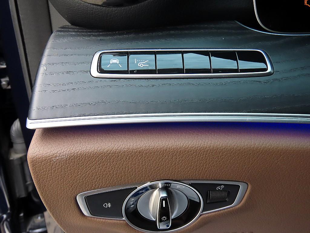 Mercedes Benz E class 2019 Azul - Importación desde Corea - HF Imports Iquique - Foto 13