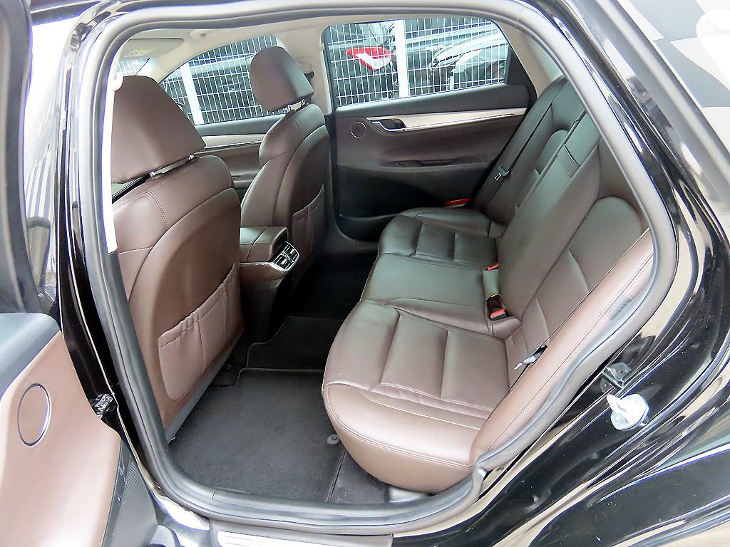 HYUNDAI Grandeur - Vista 6