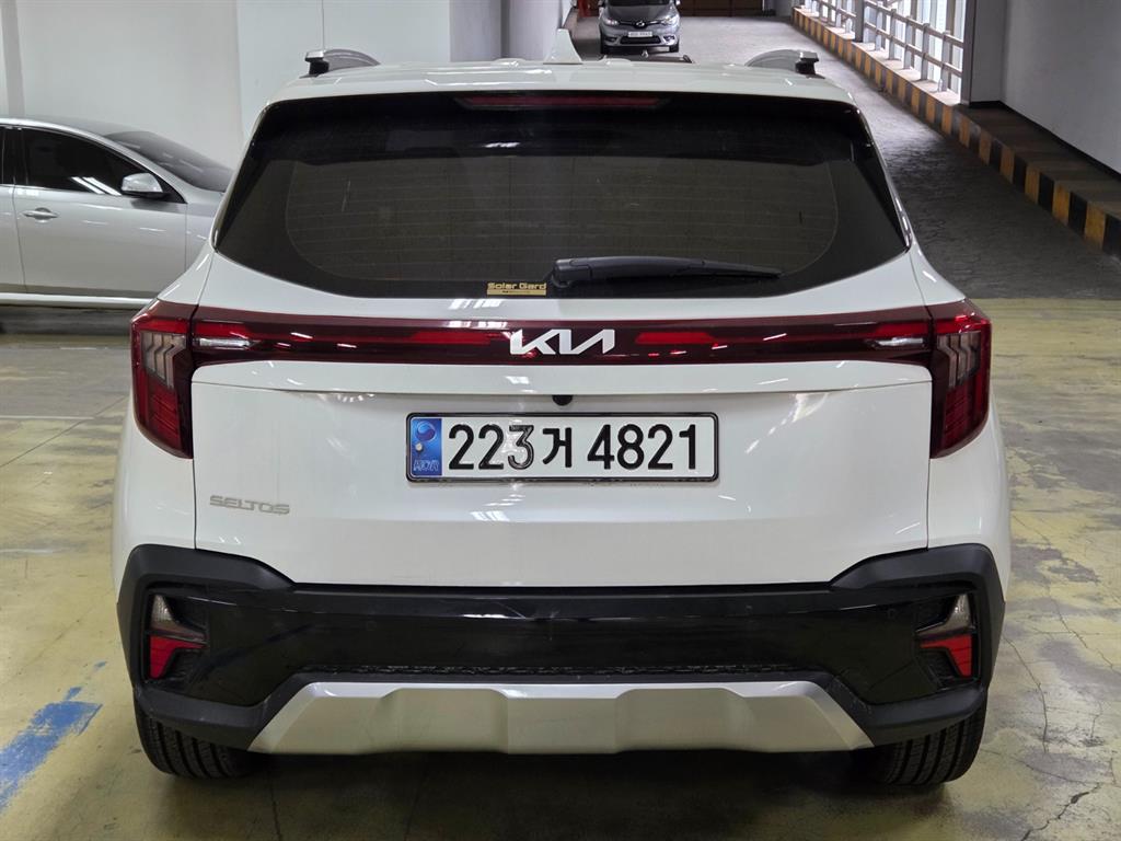 KIA Seltos - Vista 4
