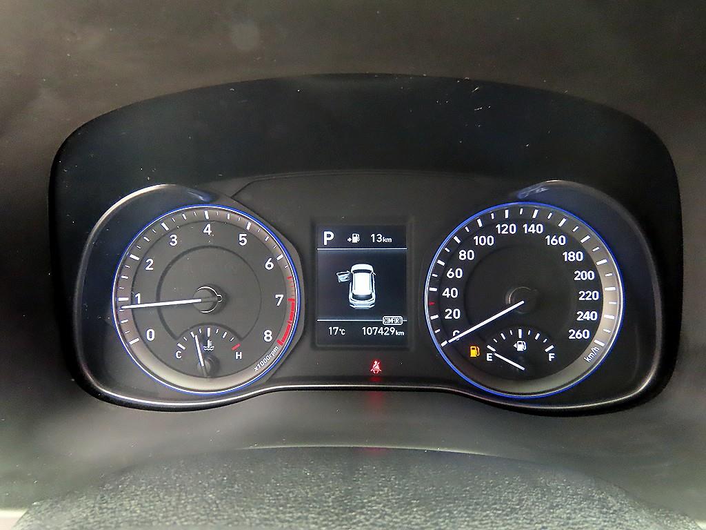 HYUNDAI Kona - Vista 9