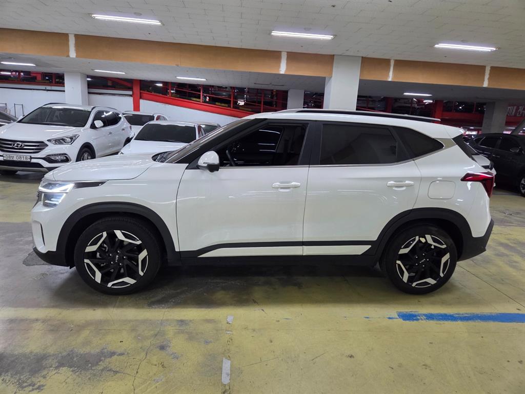 KIA Seltos - Vista 3