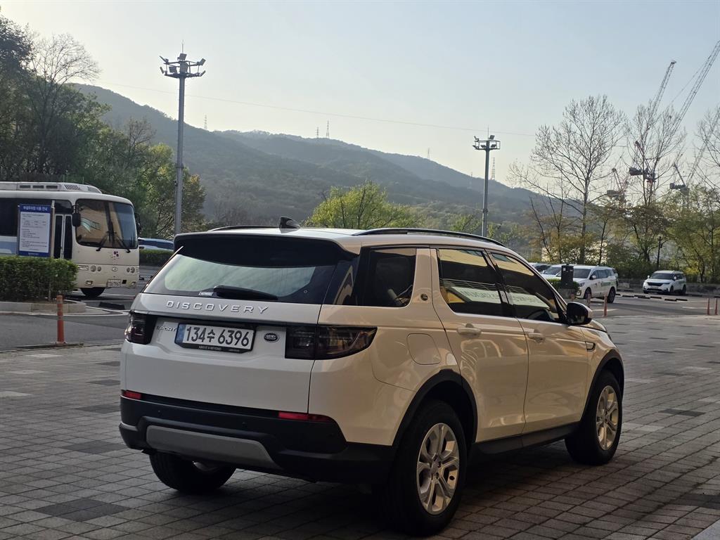 Land Rover Discovery Sports - Vista 6