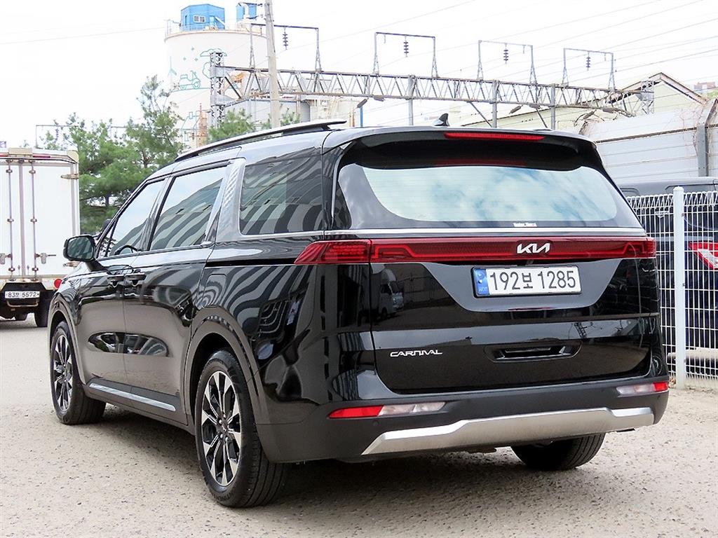 KIA Carnival - Vista 3