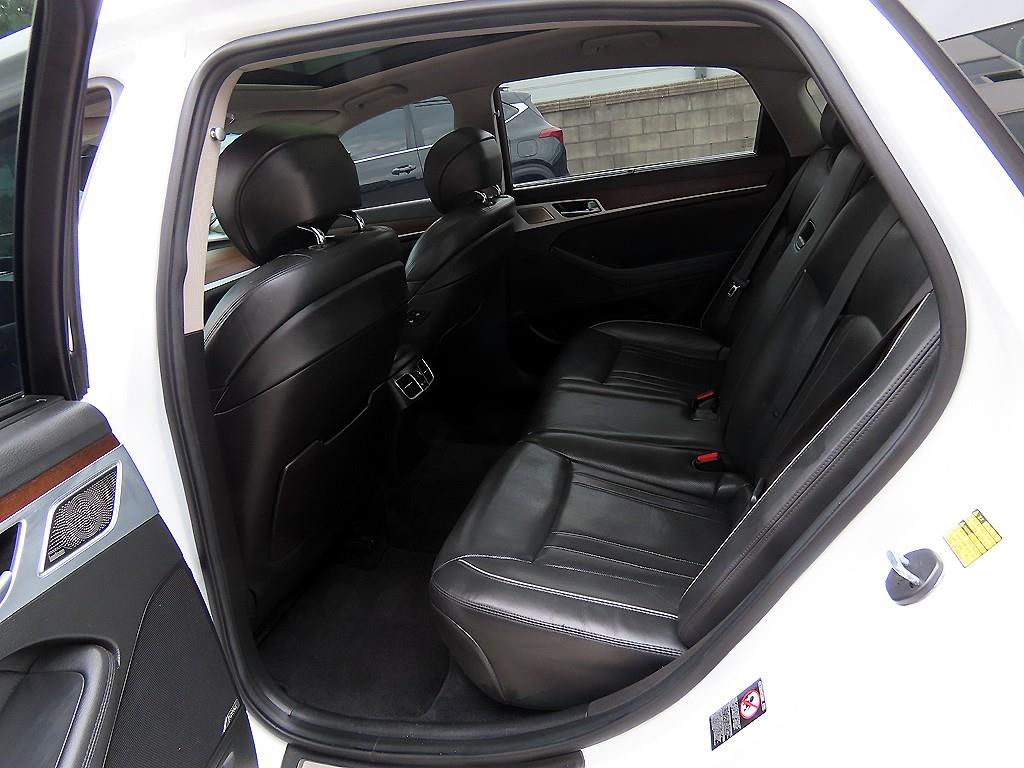 Genesis G80 - Vista 6