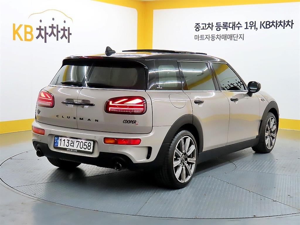 Mini Clubman - Vista 4