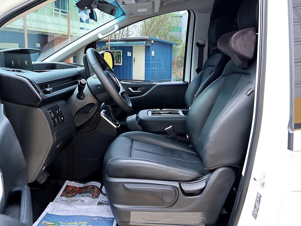 HYUNDAI Staria - Vista 9
