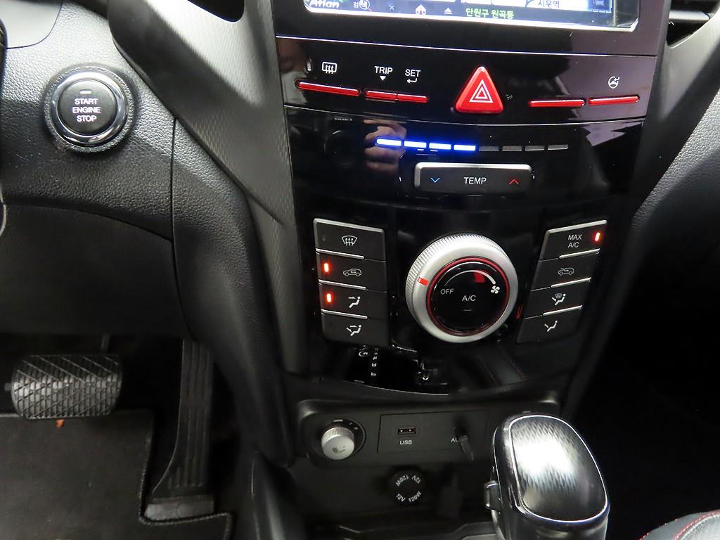 Ssangyong Tivoli - Vista 9