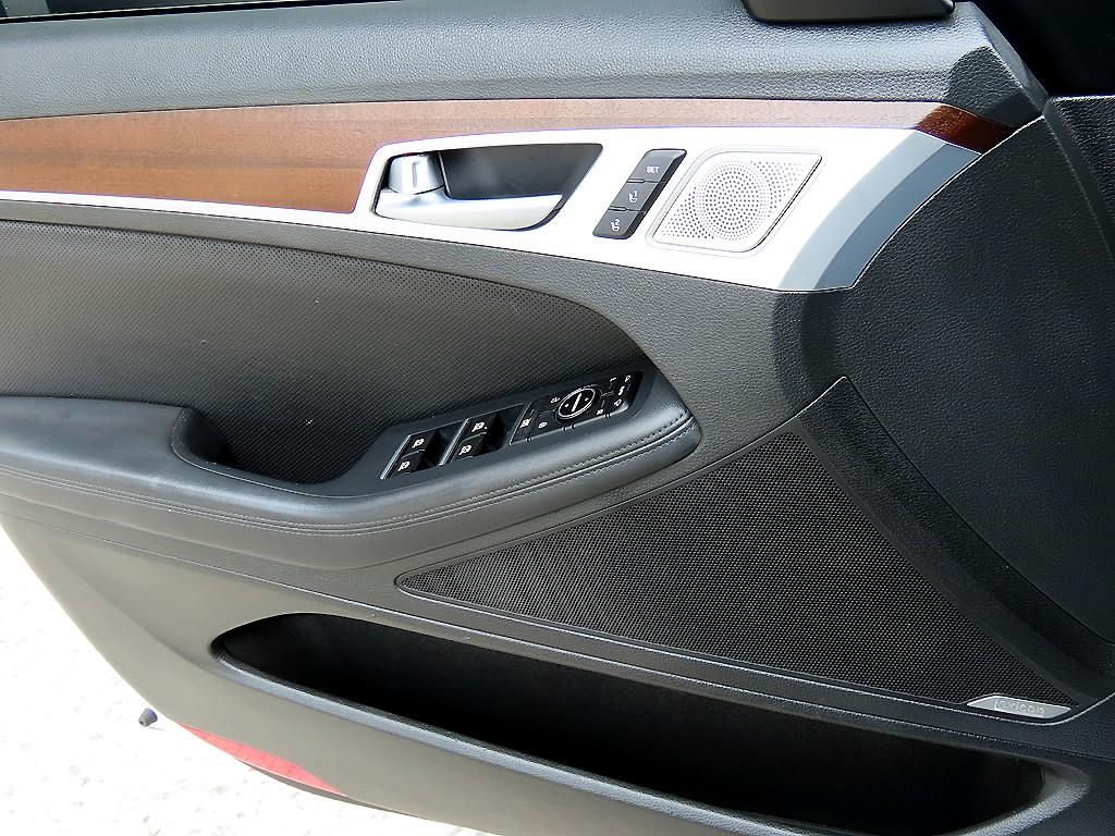 Genesis G80 - Vista 12