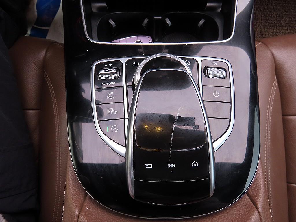 Mercedes Benz E class - Vista 12