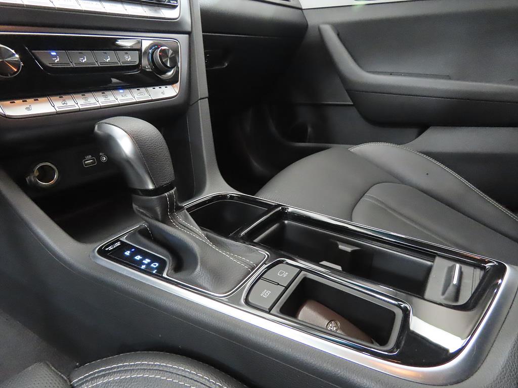 HYUNDAI Sonata - Vista 11