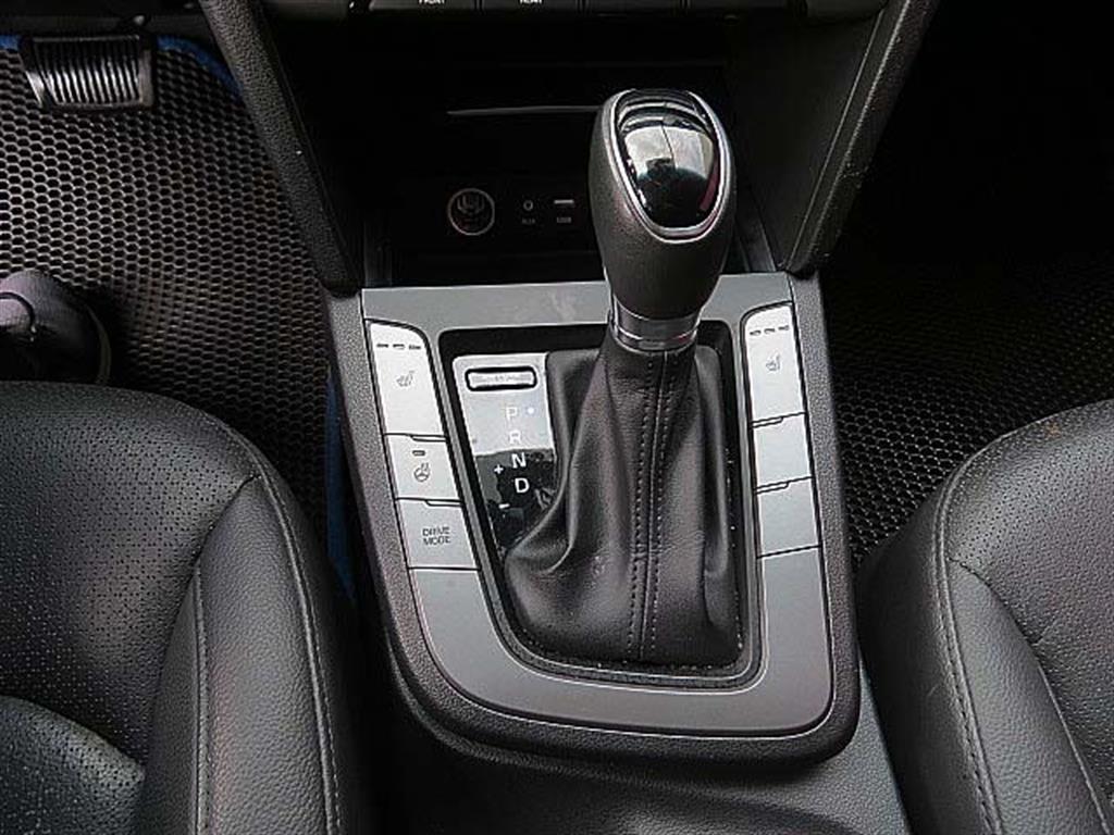 HYUNDAI Avante 2017 Gris - Importación desde Corea - HF Imports Iquique - Foto 11