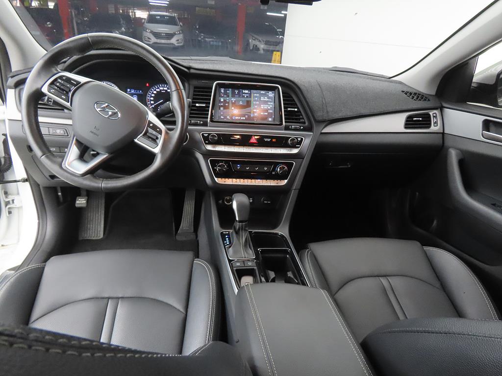 HYUNDAI Sonata - Vista 7