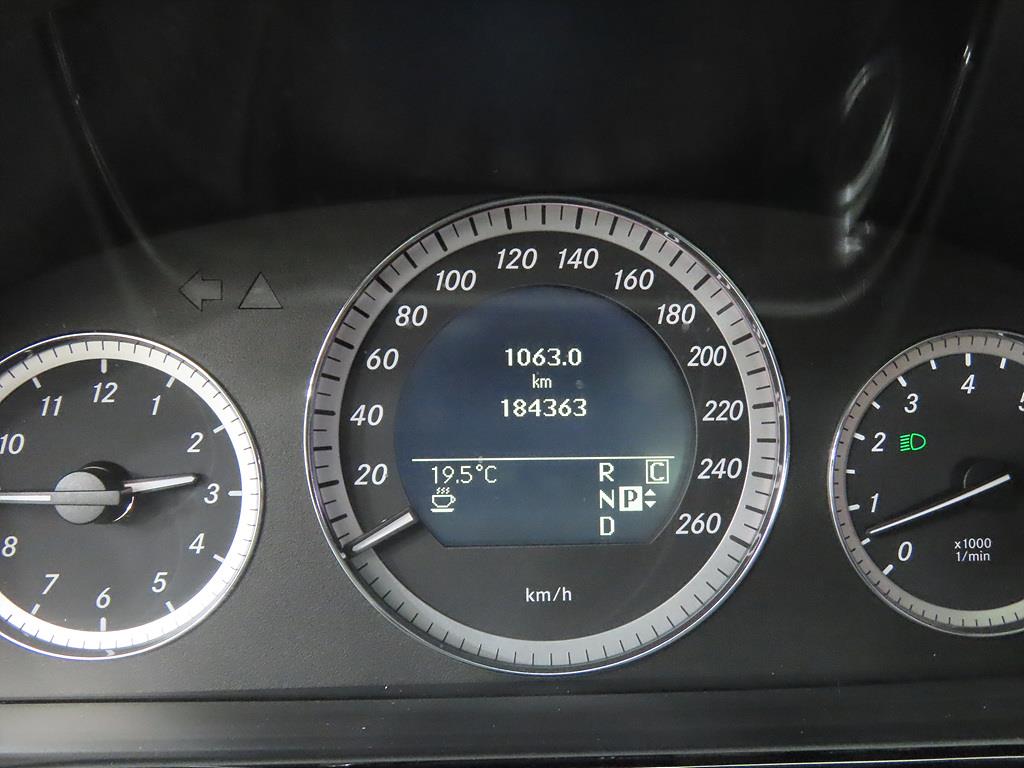 Mercedes Benz E class - Vista 8