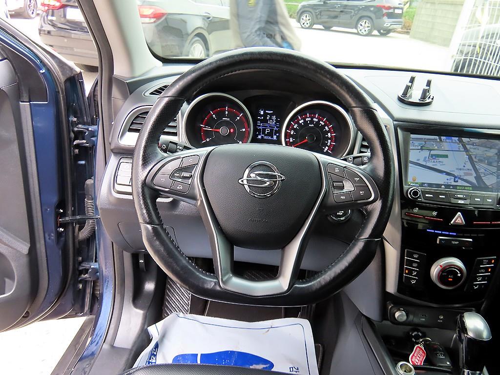 Ssangyong Tivoli - Vista 8