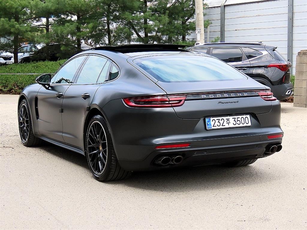 Porsche Panamera - Vista 3