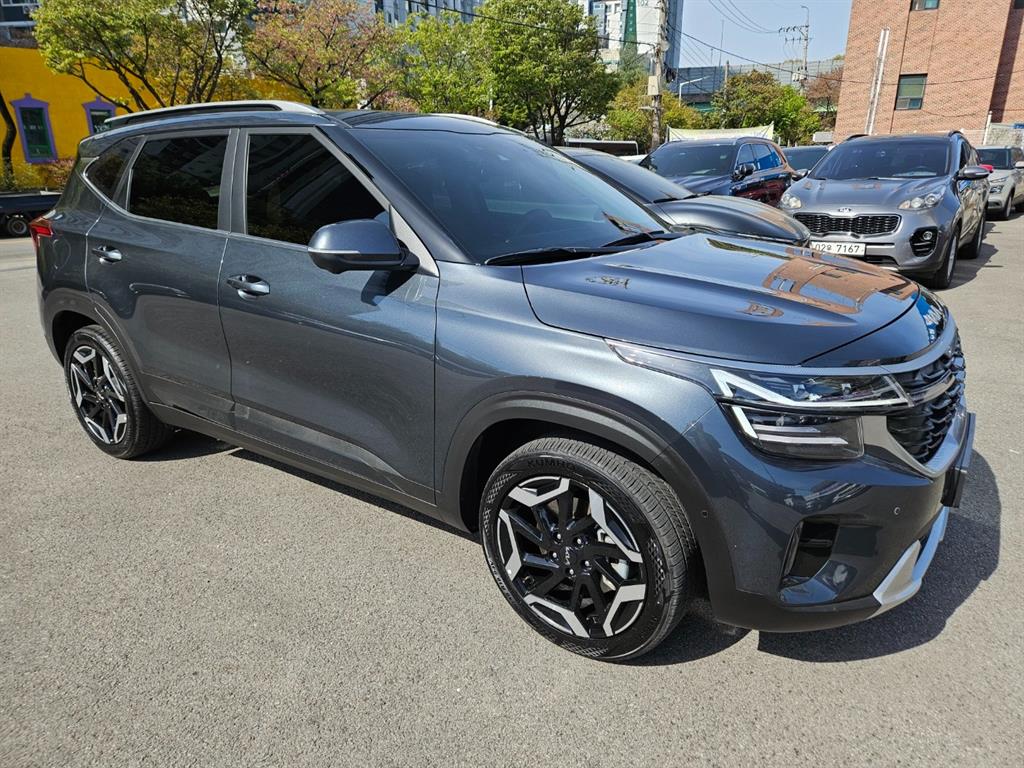 KIA Seltos - Vista 3