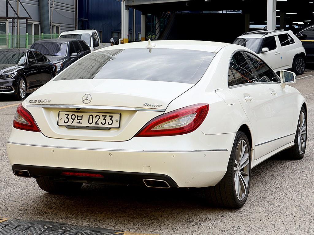 Mercedes Benz CLS Class - Vista 7