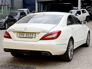 Mercedes Benz CLS Class - Vista 8