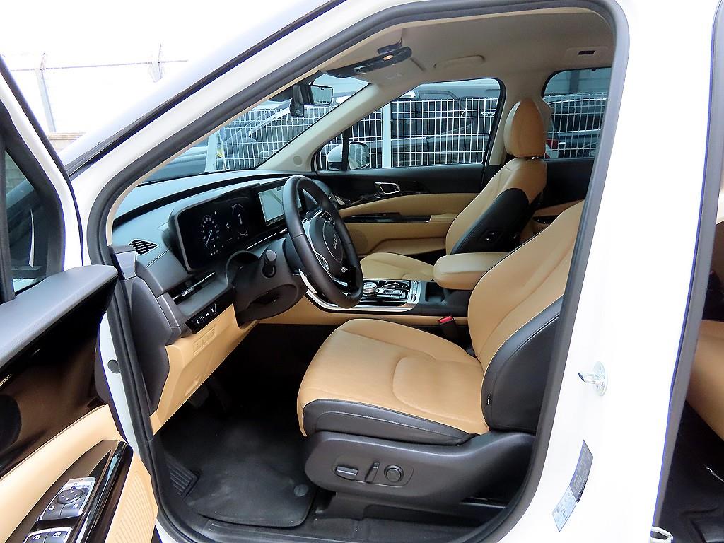 KIA Carnival - Vista 5