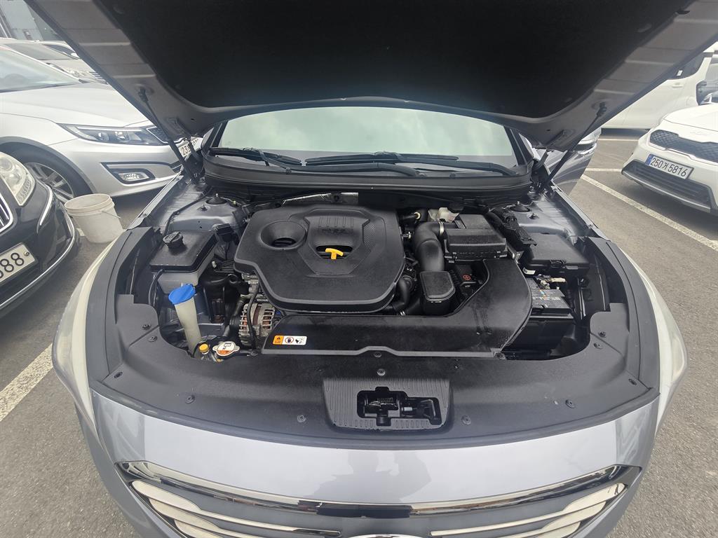 HYUNDAI Sonata - Vista 12