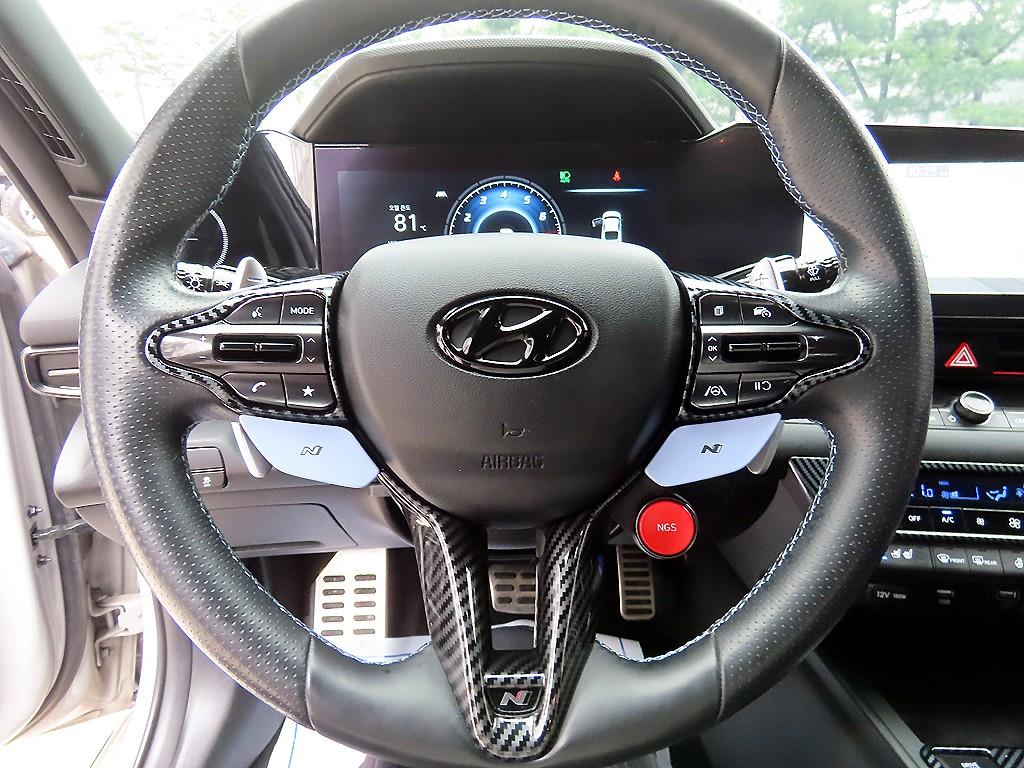 HYUNDAI Avante - Vista 8