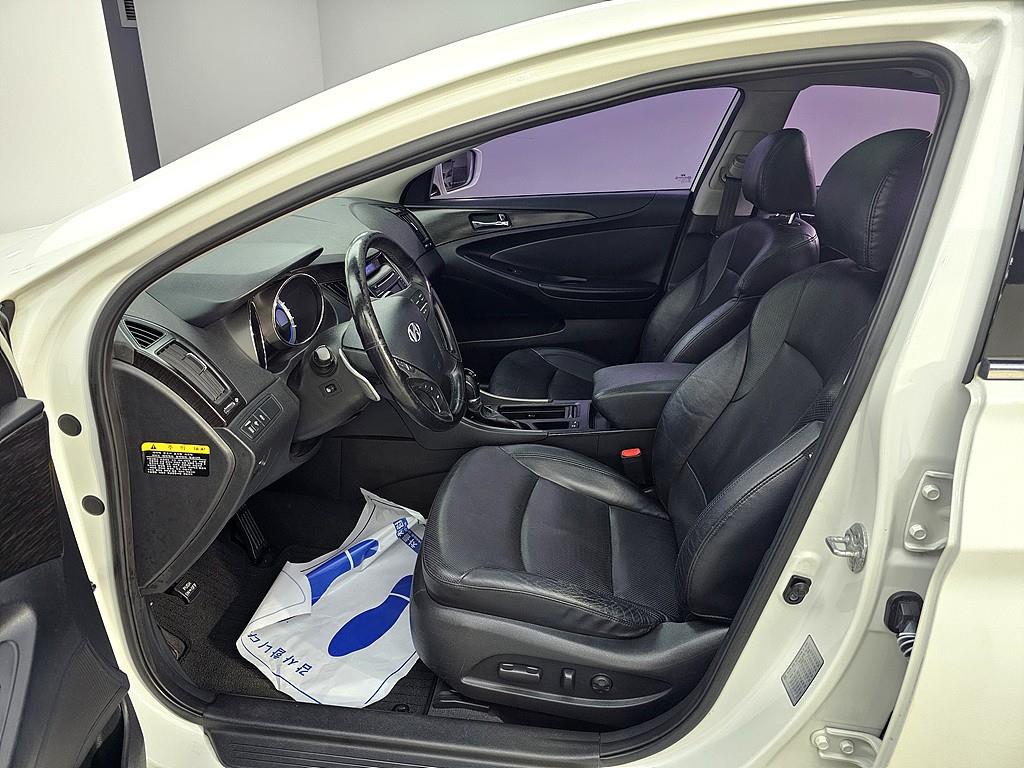 HYUNDAI Sonata - Vista 8