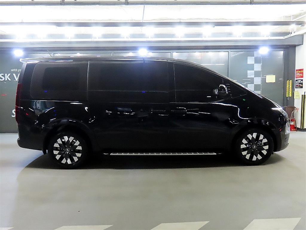 HYUNDAI Staria - Vista 3