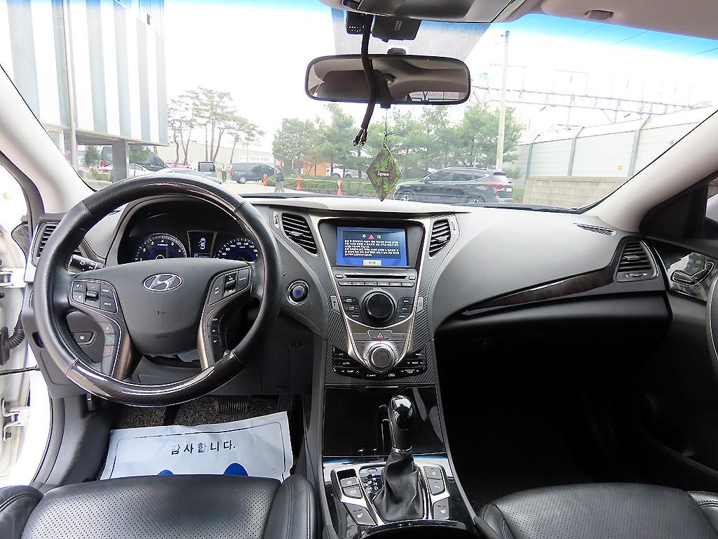 HYUNDAI Grandeur - Vista 7