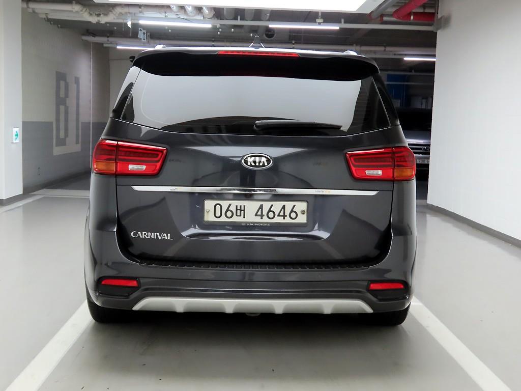 KIA Carnival - Vista 3