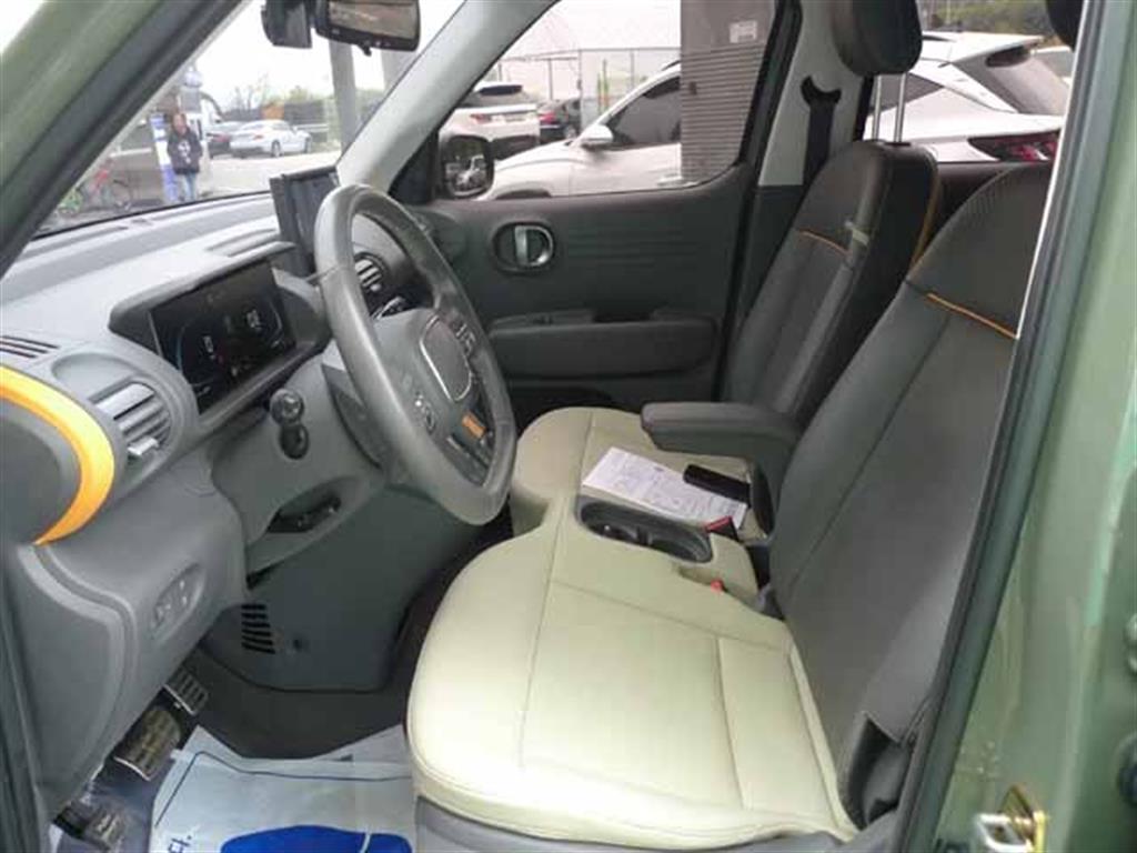 HYUNDAI Casper - Vista 10