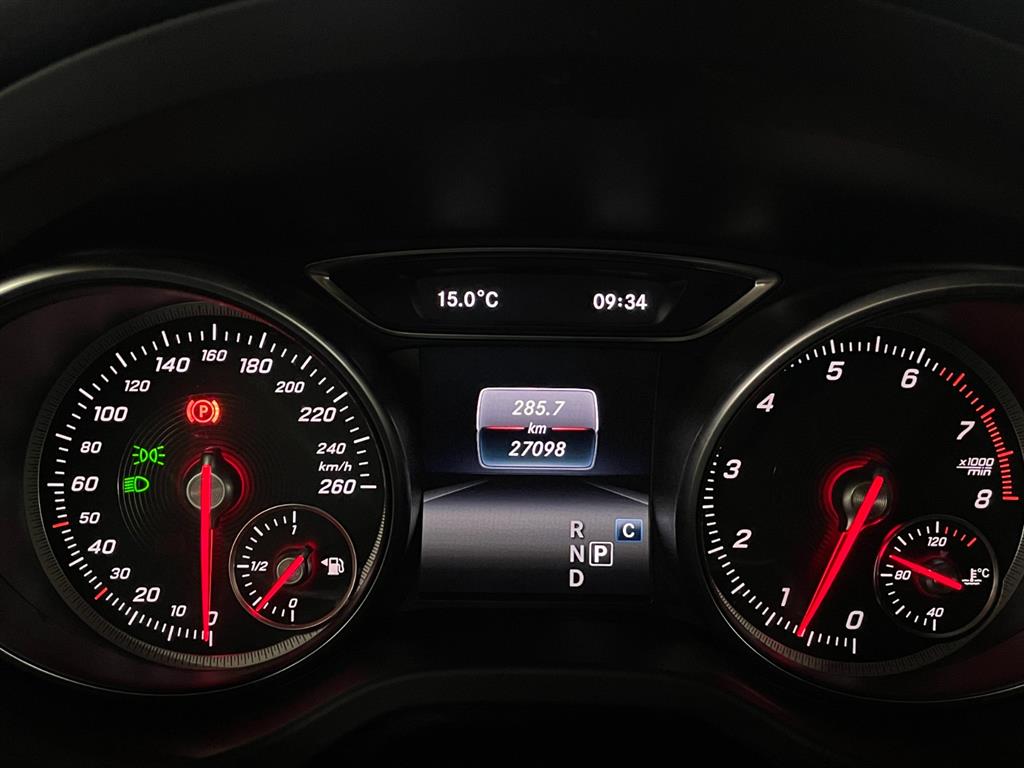 Mercedes Benz GLA Class - Vista 9